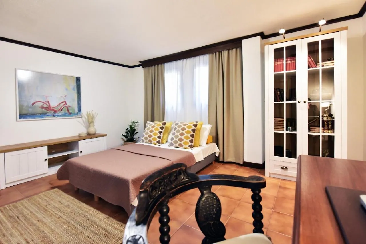 Country house Ares Garden House - Nea Moudania Halkidiki Guest House