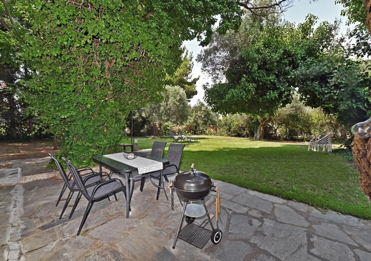 Country house Ares Garden House - Nea Moudania Halkidiki Guest House