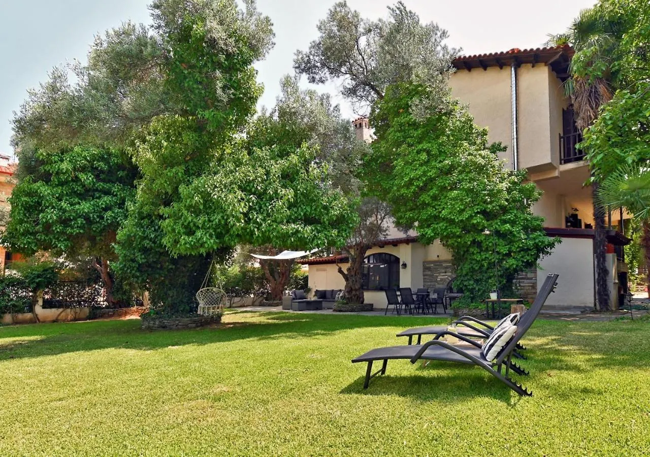Ares Garden House - Nea Moudania Halkidiki Guest House Country house
