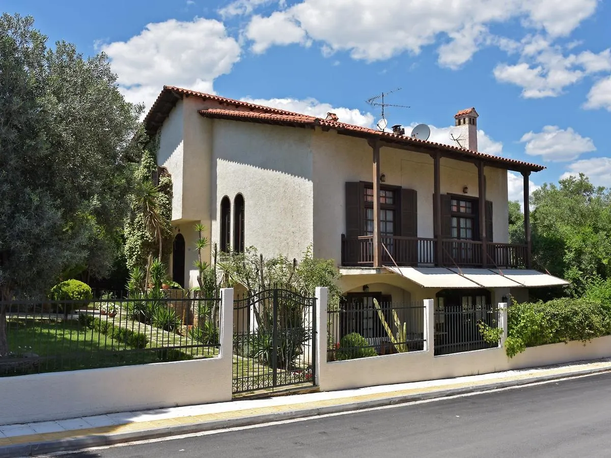 Ares Garden House - Nea Moudania Halkidiki Guest House 0*,