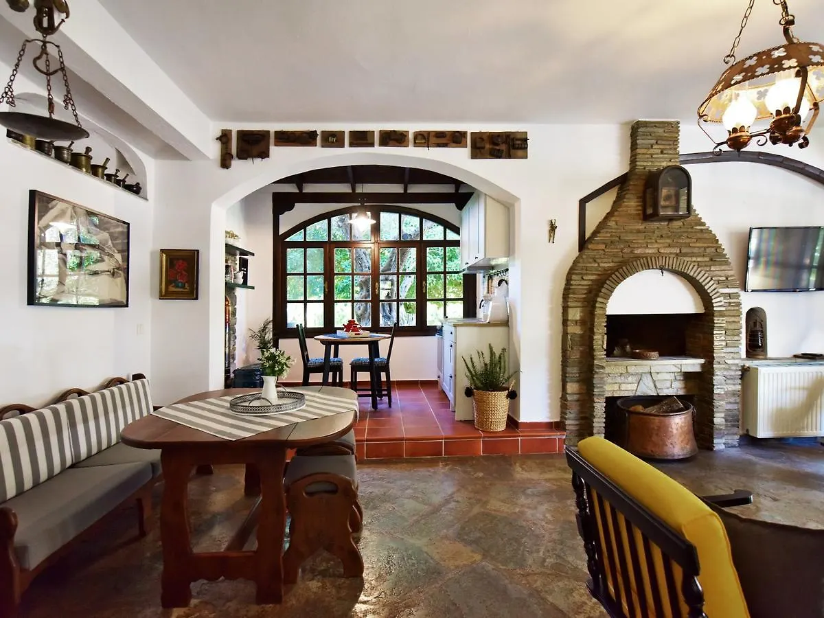 Ares Garden House - Nea Moudania Halkidiki Guest House