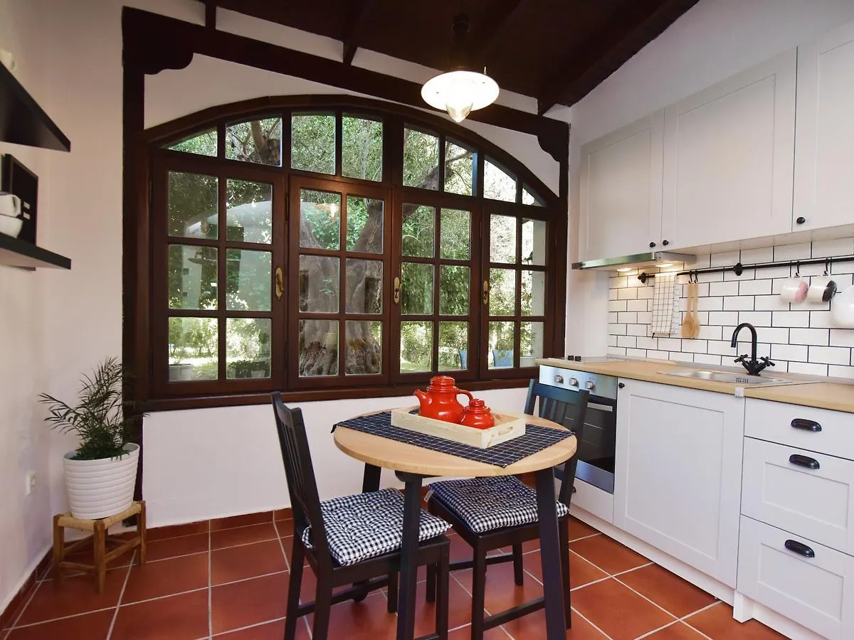 Ares Garden House - Nea Moudania Halkidiki Guest House